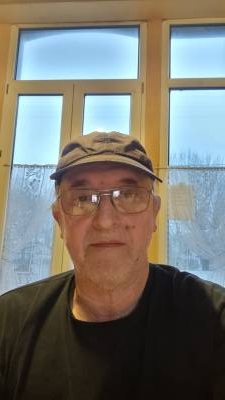 Yves 63 ans Courcelles Belgique