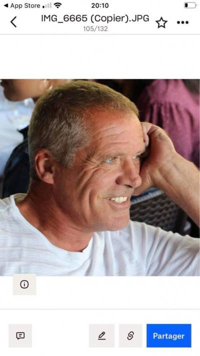 Robert 58 ans Montreal Canada