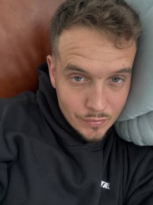 Valentin 34 лет Lessines Бельгия