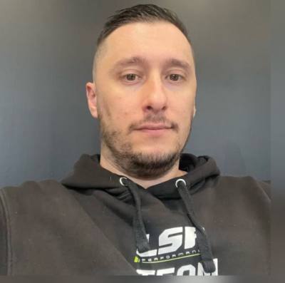 Ludo 37 Jahre Salon De Provence Frankreich