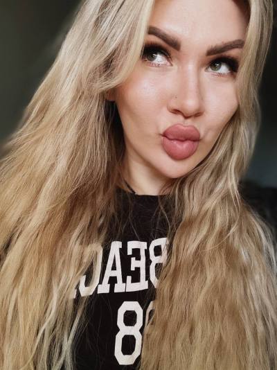 Карина 31 ans Львов Ukraine