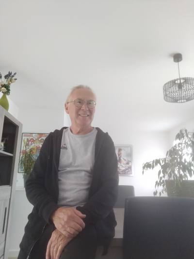 Hervé 68 лет Caen Франция