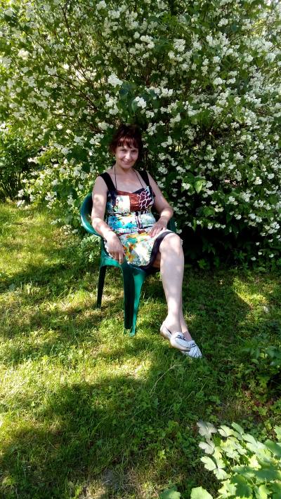 Svetlana 70 ans Vasileostrovskii Russie