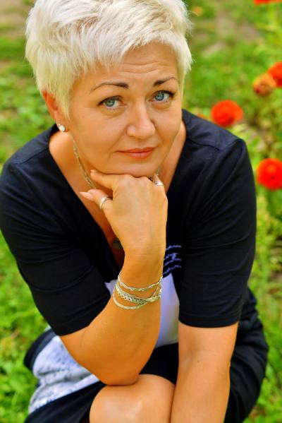 Tania 62 ans Togliatti Russie