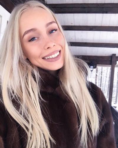 Lyubov 33 ans Minsk Biélorussie