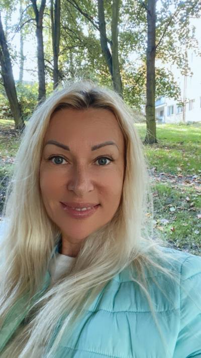 Olga 56 ans Kharkiv Ukraine