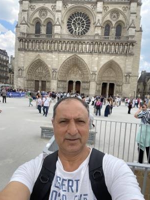 Atanas 57 ans Le Plessis Robinson France