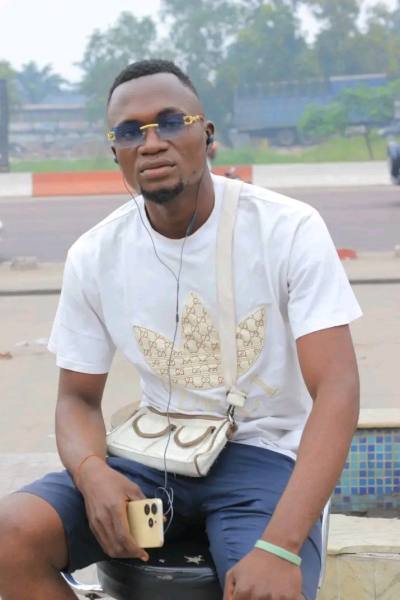 Danny 28 лет Kinshasa Южная Африка