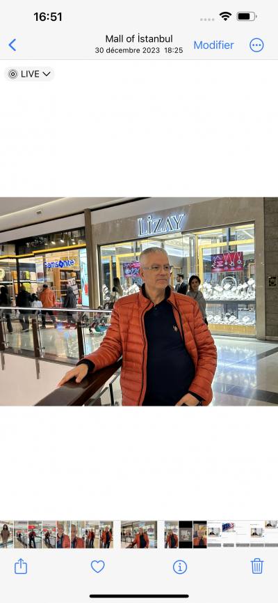 Hakim 59 лет Lausanne Швейцария