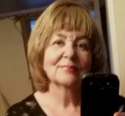 Irina 75 ans Петербург Russie
