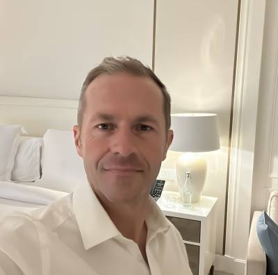 Pierre 44 ans Paris France