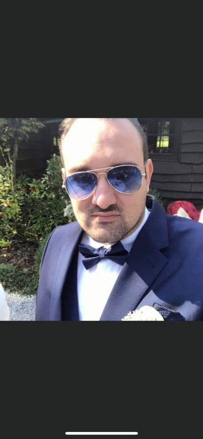 Alex 36 ans Herstal Belgique