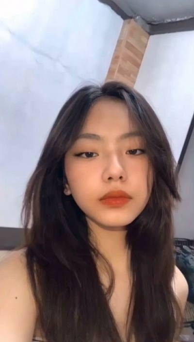 Алина 23 ans алматы Kazakhstan