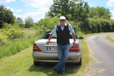 Xavier 64 лет Moulins Франция