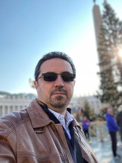 Miro 47 ans Dubai Emirats arabes unis