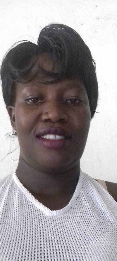 Naula 22 ans Jinja Inde