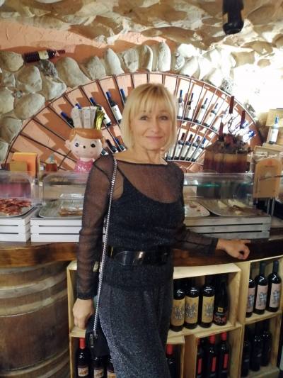 Olga 65 Jahre Rimini Italien