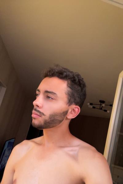 Shakib 21 лет Dijon Франция