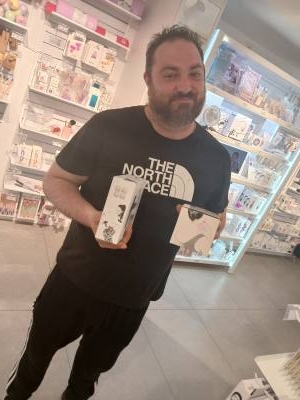 Cédric 39 лет Paris Франция