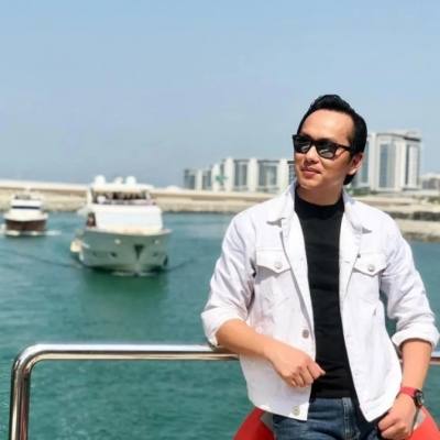 Omar 31 лет Paris  Франция