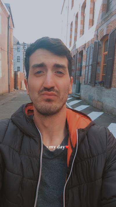 Alex 32 лет Maubeuge  Франция