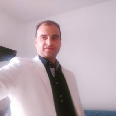 Mickael 45 лет Compiègne Франция