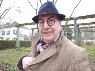 Philippe 69 лет Tours Франция