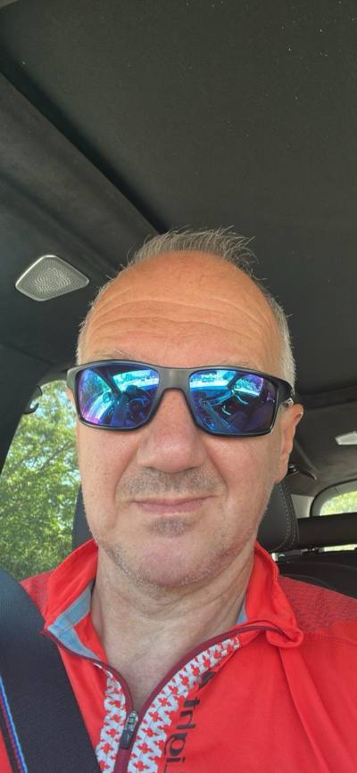 Stephane 52 лет Auriol Франция
