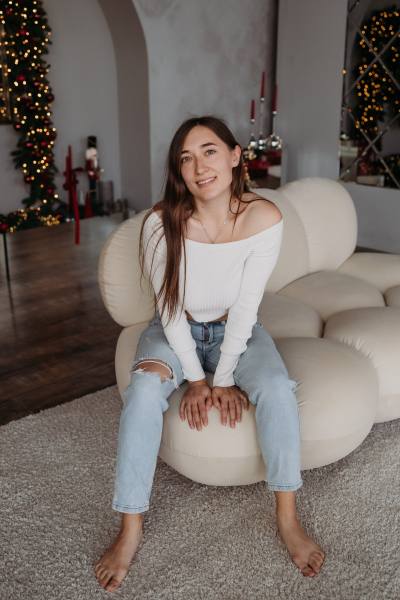 Diana 29 ans Poltava Ukraine