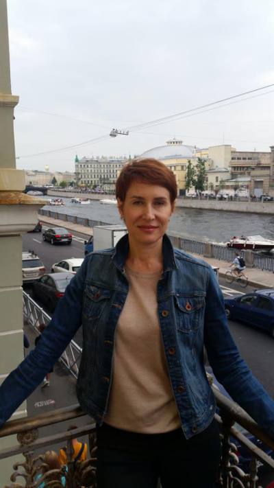 Elena 52 ans Saint Petersburg Russie
