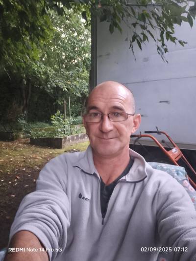 Luc 53 лет Nantes Франция