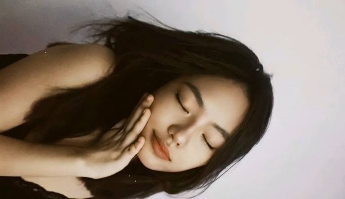 Алина 23 ans алматы Kazakhstan