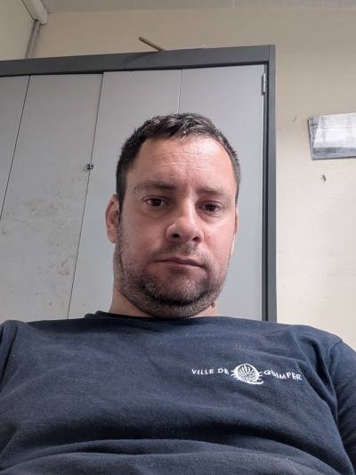 Mourad 32 лет Quimper  Франция