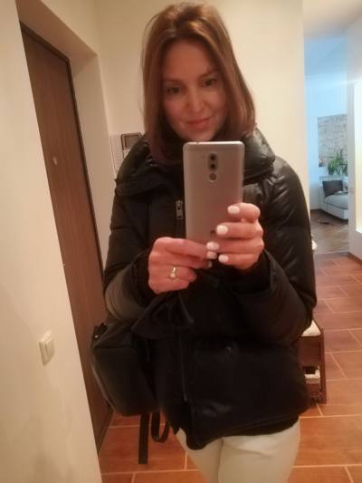 Lena 54 ans Kiev Ukraine