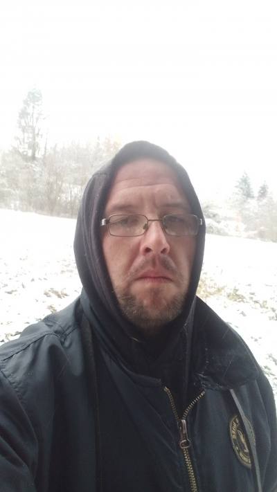 Jörg 37 ans Pforzheim  Allemagne