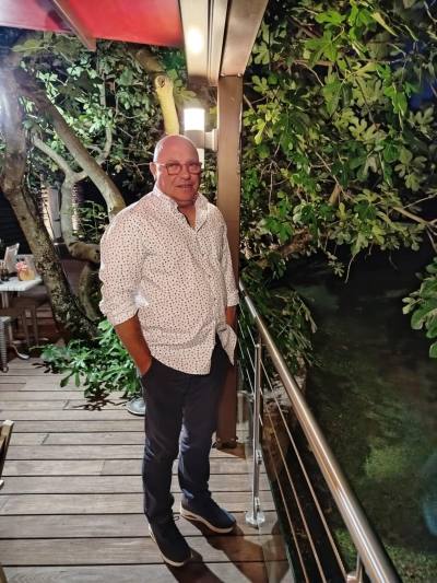 Oli 55 ans Namur Belgique