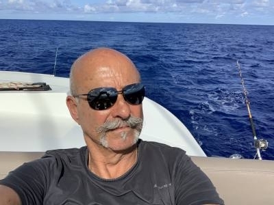 Daniel 71 ans Valencia Espagne
