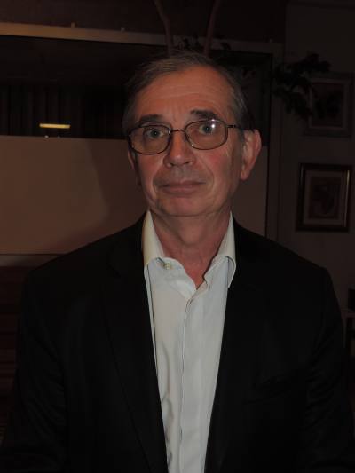 Xavier 73 лет Vire Франция