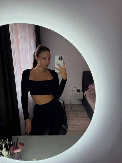 Полина 29 years  Ukraine