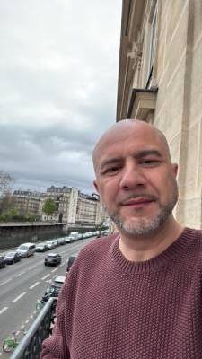 Ionut 48 лет Saint-mards-de-blacarville Франция