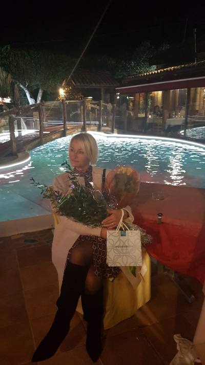 Olga 65 Jahre Rimini Italien