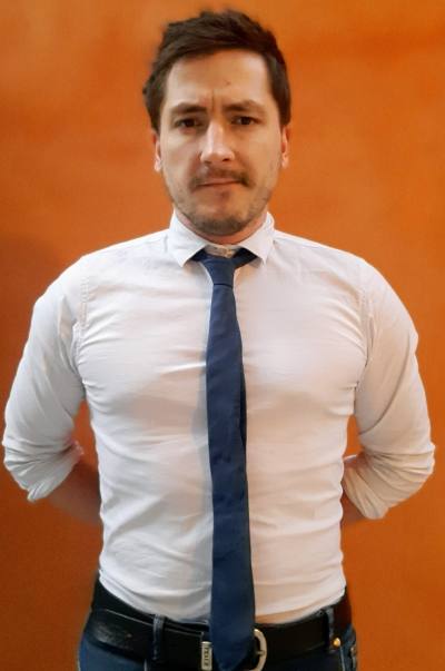 Geoffrey 34 лет Paris Франция