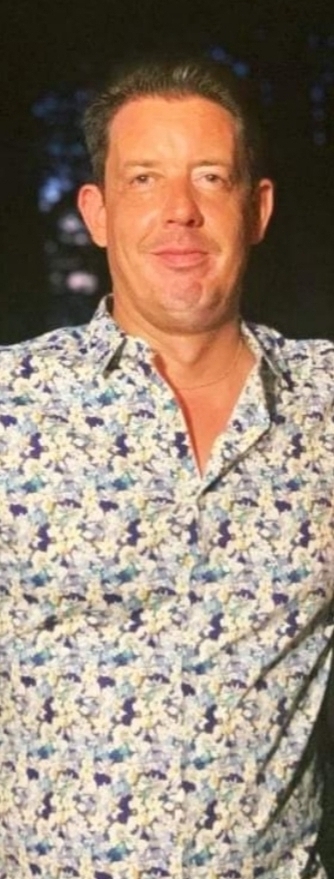 Benoit 47 лет Ennevelin Франция