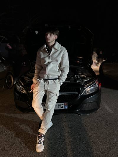 Nathan 21 лет Perpignan Франция