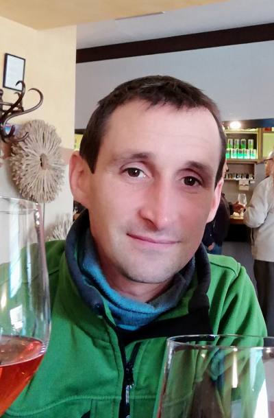 Maxime 42 лет Biarritz Франция