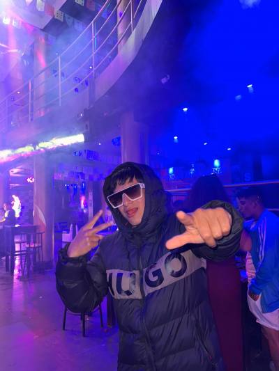 Nixon 22 лет Madrid  Испания