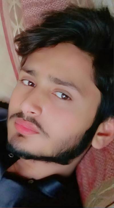 Zubair 20 лет Multan  Pakistan
