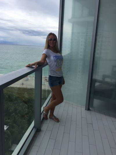 Iryna 48 ans Minsk Biélorussie