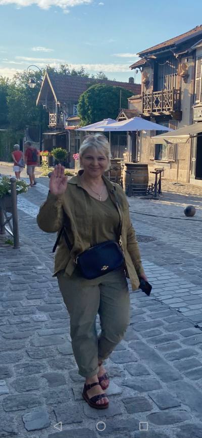 татьяна 56 ans Montlhery France