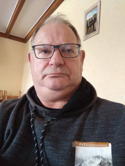 Jean marc 64 лет Saumur Франция